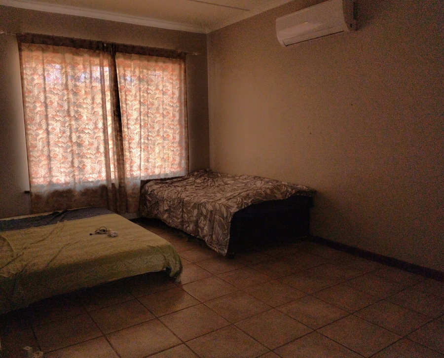 To Let 4 Bedroom Property for Rent in Hankey Eastern Cape